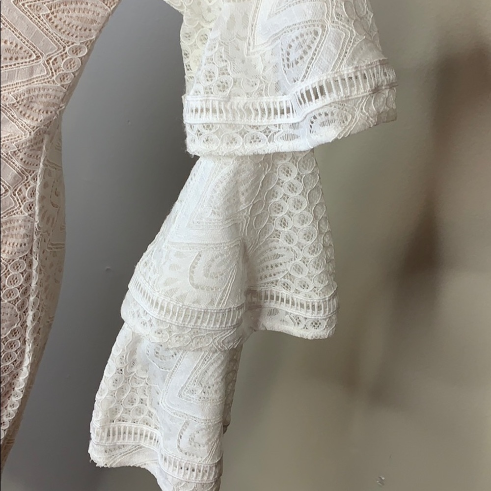 BLITHE White Lace Cold Shoulder Plunge Dress L - Picture 3 of 9